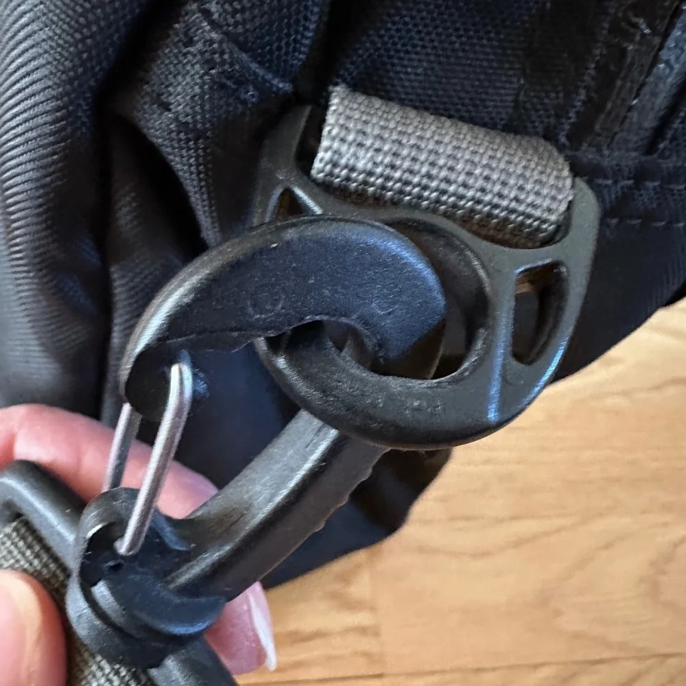 REI Black Messenger Bag Satchel Shoulder Bag